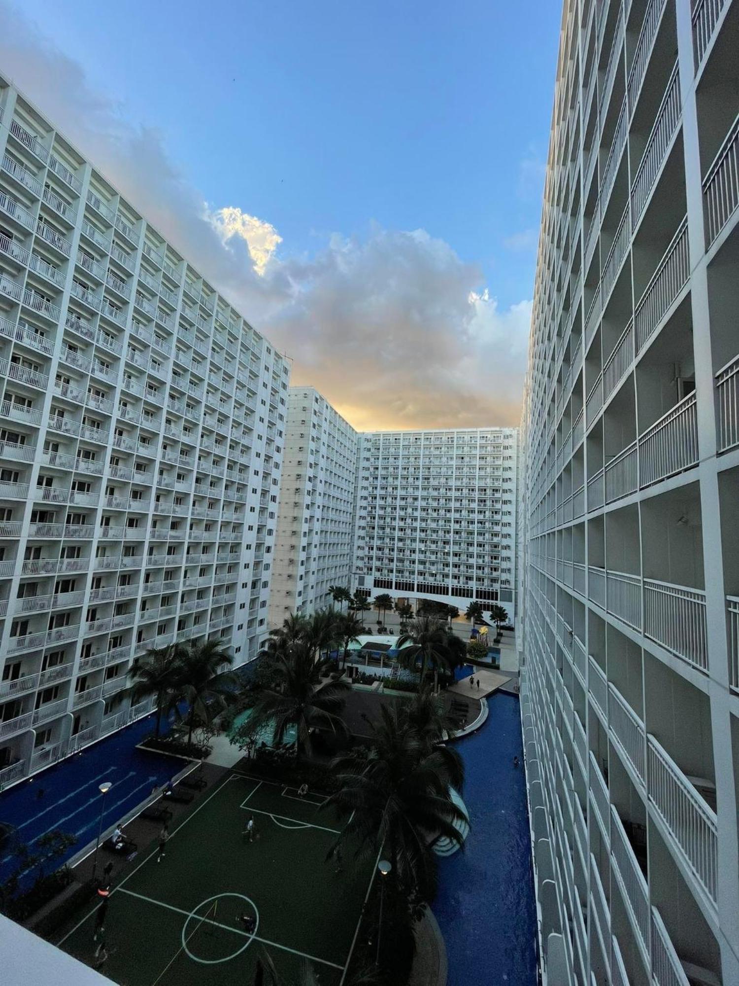 Shore Residences, Mall Of Asia Complex Stays By Pbyy Манила Экстерьер фото